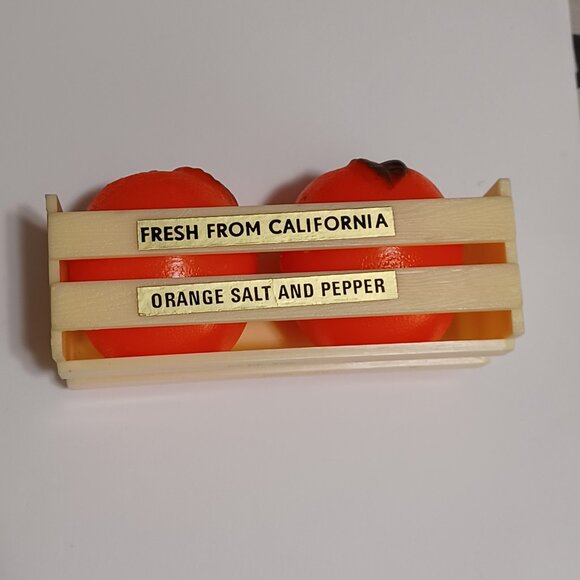 Vintage California Oranges Crate Salt and Pepper Shaker Set - Picture 2 of 5